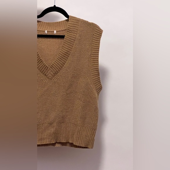 Knit sweater vest - Picture 1 of 2